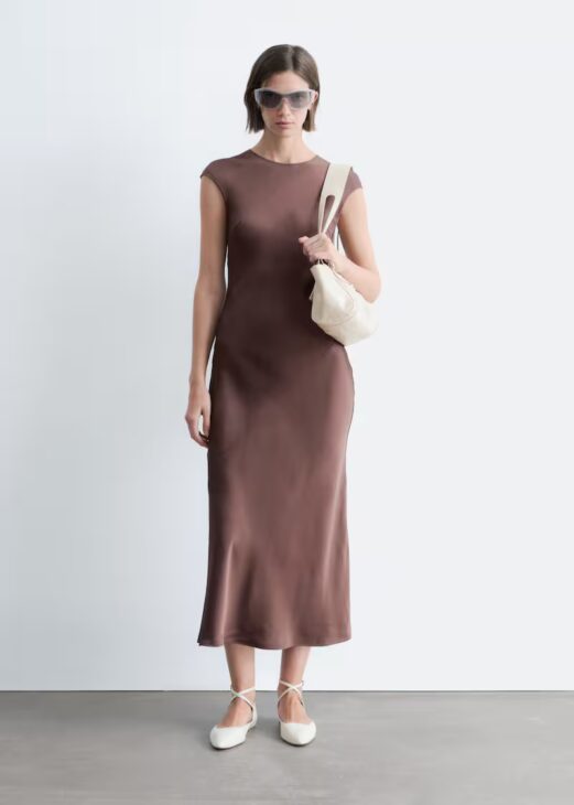Satin maxi dress for an elegant evening look