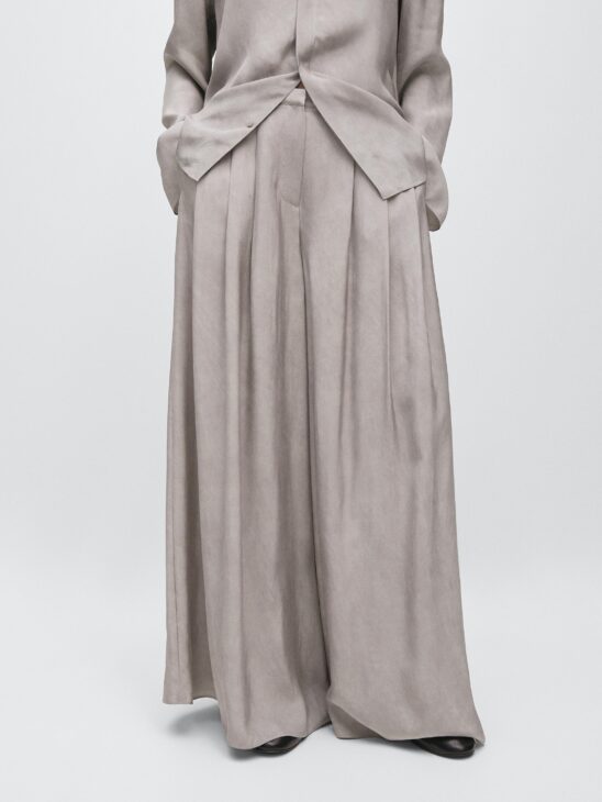 flowing wide leg trousers from Massimo Dutti in a tonal outfit